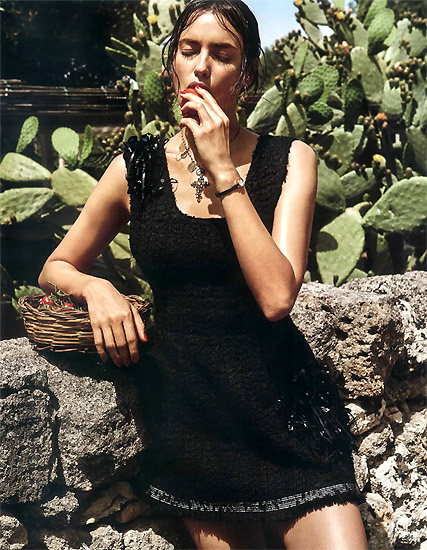 Irina Shayk   -   Vogue Japan