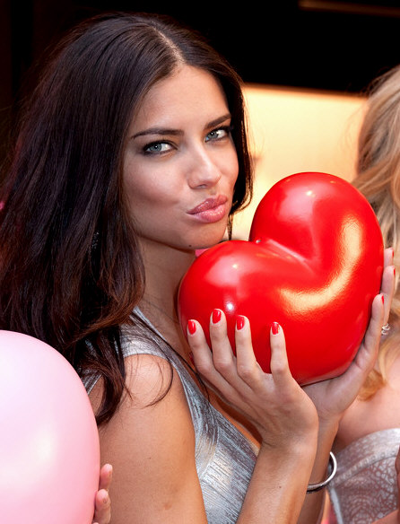 Lindsay, Adriana, Doutzen for VS Valentines Day 